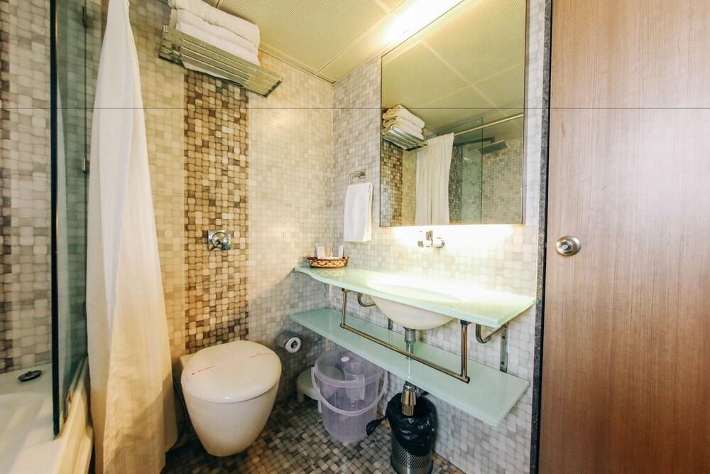 Hostel Mumbai By Maharana Inn Exterior photo